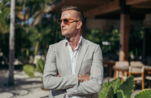 Belize Investment Consultant: How Dustin Rennie Helps Investors Navigate the Market 
