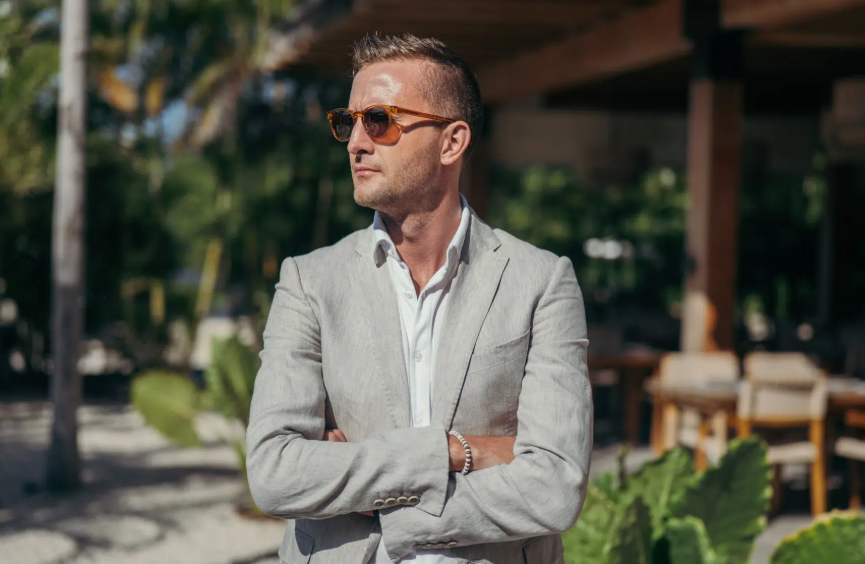 Belize Investment Consultant: How Dustin Rennie Helps Investors Navigate the Market 